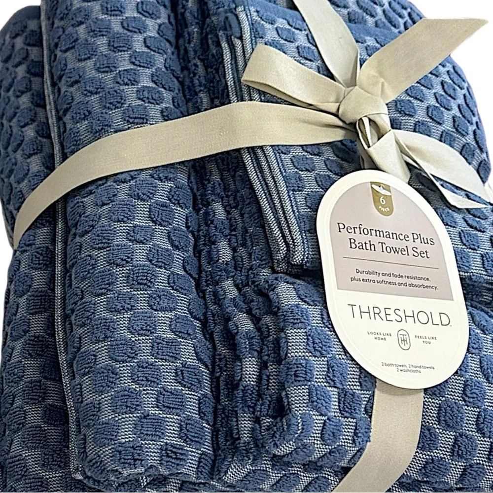 New Threshold 6 Pc Luxury Bath Towel Set Built in Hook Loops Textured Blue